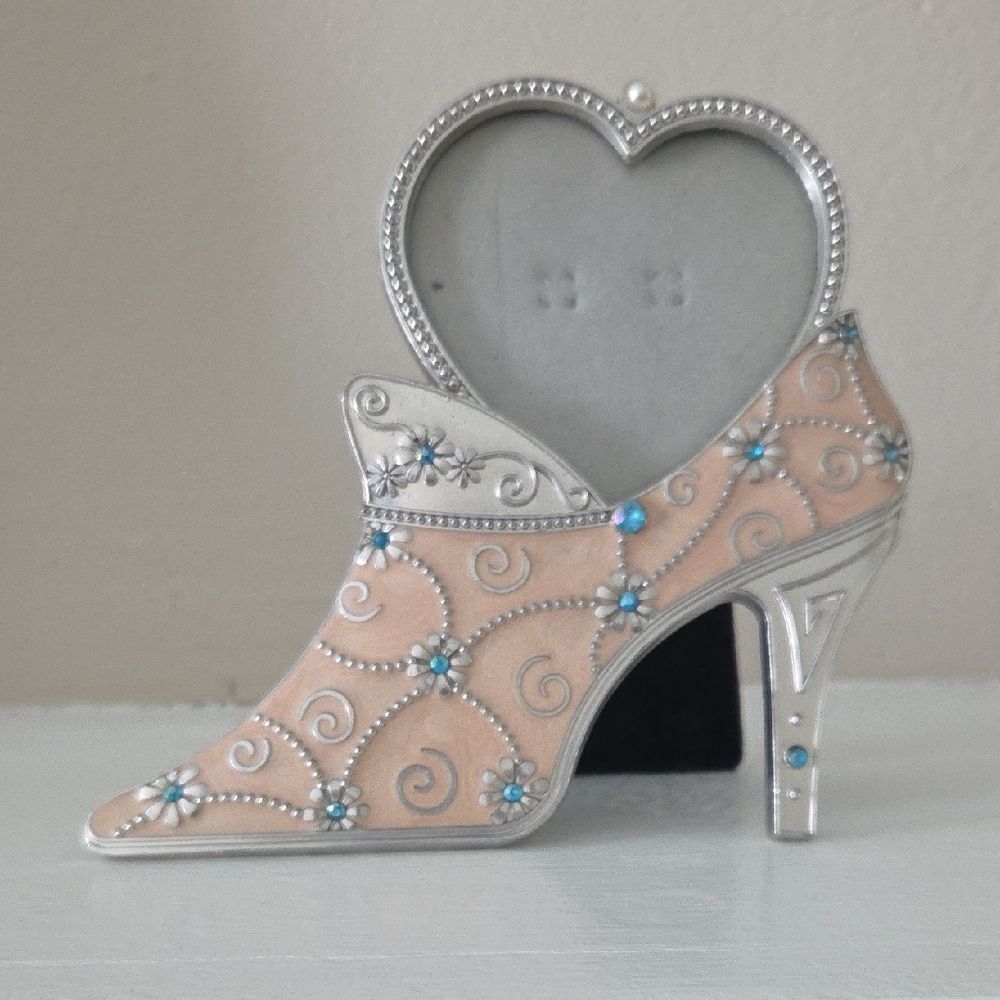 Elegant Silver and Cream Decorative Shoe Frame